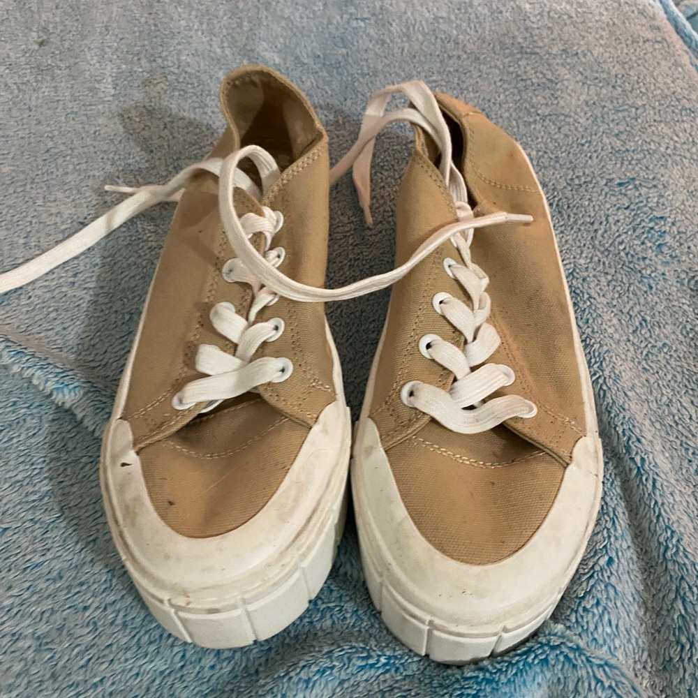 Brown/Cream Thick Platform size 9 shoe